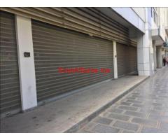 Locaux commerciaux à Louer avec pas de porte