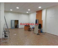 Local commercial bien placé angle