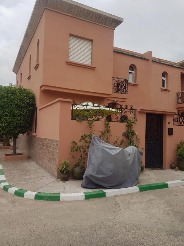 vente joli petite Villa en deux façade 140 M vente joli petite Villa en deux façade 140 M