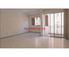 Spacieux bureau vc un grand balcon à Guéliz