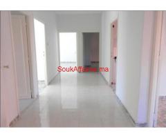 Spacieux étage villa vide de 3ch à Arest Sbai