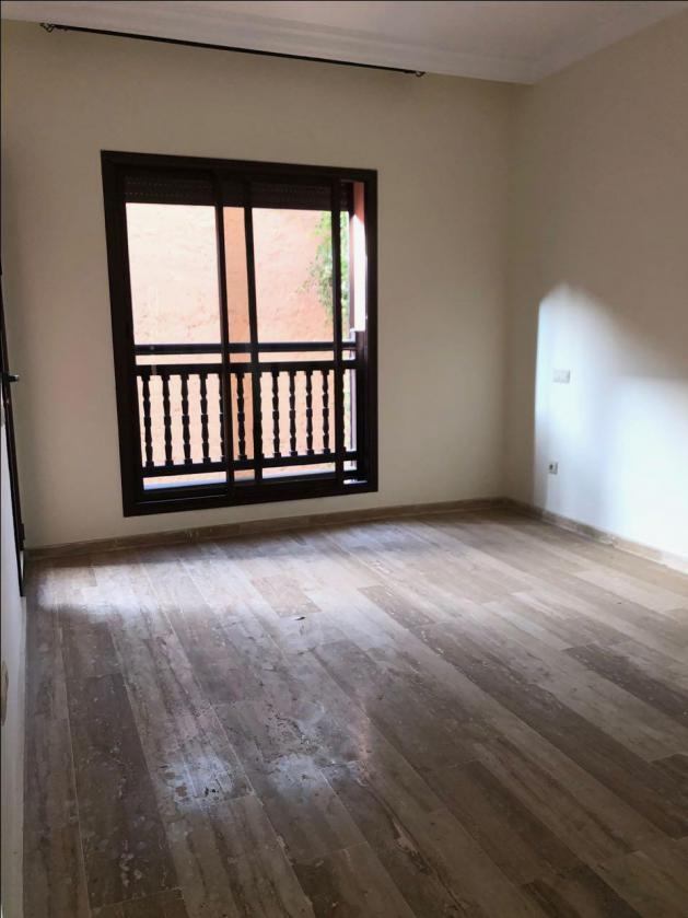 Bel appartement vide à guéliz