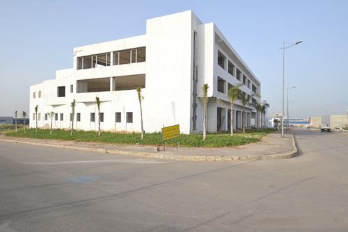 Batiment industriel et showroom commercial 3000 m², Ouled saleh