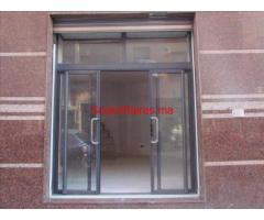 Magasin/bureau en location. De 15 M² de sol et 12 M² alal el fassi