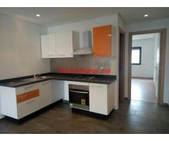 Studio neuf vide 54 m² Hôpitaux TRAM