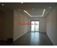 Studio neuf vide 54 m² Hôpitaux TRAM