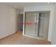 Studio neuf vide 54 m² Hôpitaux TRAM