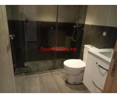 Studio neuf vide 54 m² Hôpitaux TRAM