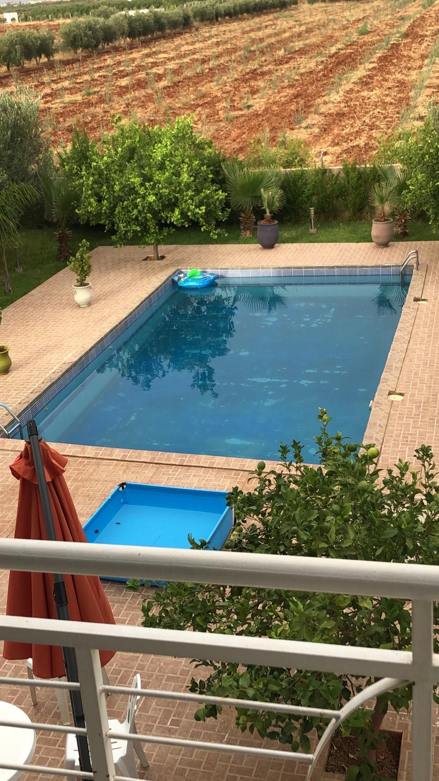 Ferme avec villa et piscine isolé