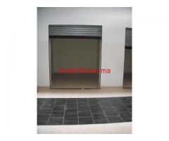 un bon magasin de 12 m² à vendre à 